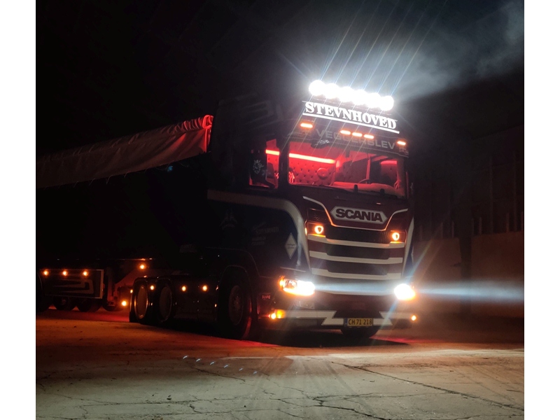 Rallye 3003 LED: Auxiliary headlamps for lorries, HELLA